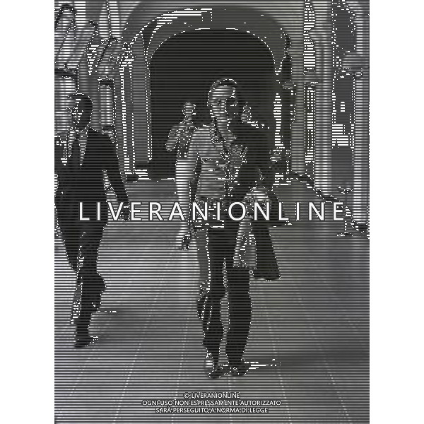 NEG-RETROSPETTIVA MIKE BONGIORNO PRESENTATORE TELEVISIVO NELLA FOTO MIKE BONGIORNO NELL\'ANNO 1972 A MILANO IN CLINICA PER LA NASCITA DEL FIGLIO MICHELE AG ALDO LIVERANI SAS 