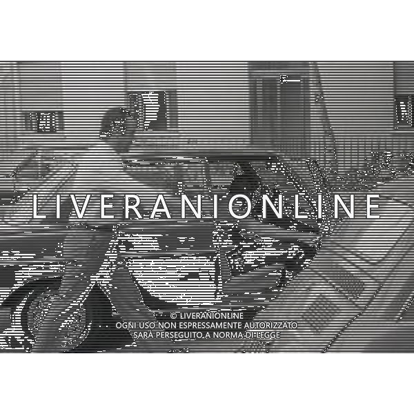 NEG-RETROSPETTIVA MIKE BONGIORNO PRESENTATORE TELEVISIVO NELLA FOTO MIKE BONGIORNO NELL\'ANNO 1972 A MILANO IN CLINICA PER LA NASCITA DEL FIGLIO MICHELE AG ALDO LIVERANI SAS 