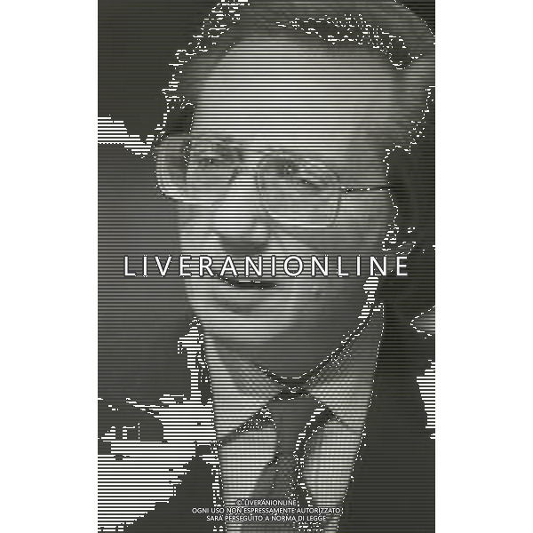 NEG-RETROSPETTIVA MIKE BONGIORNO PRESENTATORE TELEVISIVO NELLA FOTO MIKE BONGIORNO NELLA TRASMISSIONE TELEVISIVA SCOMMETTIAMO NELL\'ANNO 1977-1978 AG ALDO LIVERANI SAS 