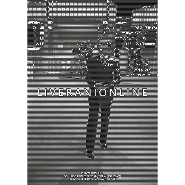 NEG-RETROSPETTIVA MIKE BONGIORNO PRESENTATORE TELEVISIVO NELLA FOTO MIKE BONGIORNO NELLA TRASMISSIONE TELEVISIVA SCOMMETTIAMO NELL\'ANNO 1977-1978 AG ALDO LIVERANI SAS 