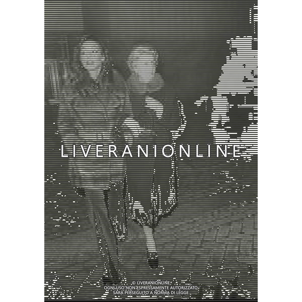 NEG-RETROSPETTIVA MIKE BONGIORNO PRESENTATORE TELEVISIVO NELLA FOTO LA MAMMA DI MIKE BONGIORNO ENRICA CARELLO CON DANIELA ZUCCOLI NELL\'ANNO 1974 A MILANO TRASMISSIONE TELEVISIVA RISCHIATUTTO AG ALDO LIVERANI SAS  