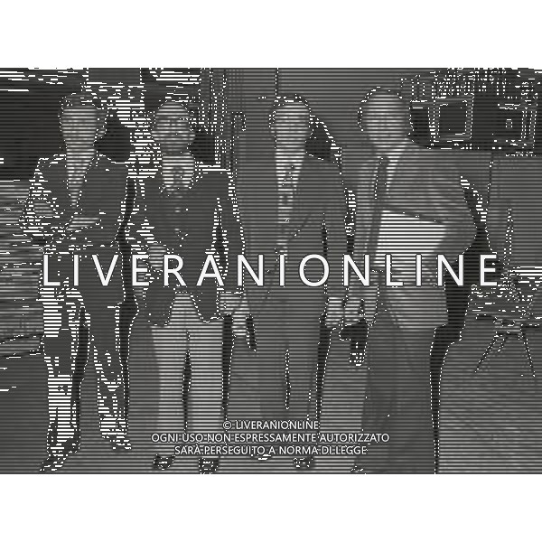 NEG-RETROSPETTIVA MIKE BONGIORNO PRESENTATORE TELEVISIVO NELLA FOTO MIKE BONGIORNO NELL\'ANNO 1974 A MILANO TRASMISSIONE TELEVISIVA RISCHIATUTTO AG ALDO LIVERANI SAS