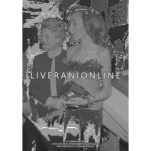 NEG-RETROSPETTIVA MIKE BONGIORNO PRESENTATORE TELEVISIVO NELLA FOTO LA MAMMA DI MIKE BONGIORNO ENRICA CARELLO CON DANIELA ZUCCOLI NELL\'ANNO 1974 A MILANO TRASMISSIONE TELEVISIVA RISCHIATUTTO AG ALDO LIVERANI SAS  