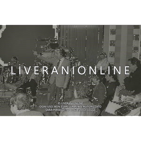 NEG-RETROSPETTIVA MIKE BONGIORNO PRESENTATORE TELEVISIVO NELLA FOTO MIKE BONGIORNO NELLA TRASMISSIONE TELEVISIVA FLASH A MILANO NELL\'ANNO 1980 AG ALDO LIVERANI SAS 