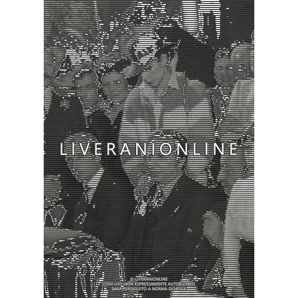 NEG-RETROSPETTIVA MIKE BONGIORNO PRESENTATORE TELEVISIVO NELLA FOTO MIKE BONGIORNO CON DANIELA ZUCCOLI NELL\'ANNO 1977 AD AGRATE BRIANZA AL MATRIMONIO DI MINO REITANO AG ALDO LIVERANI SAS  