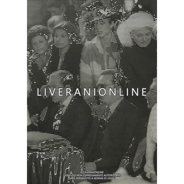 NEG-RETROSPETTIVA MIKE BONGIORNO PRESENTATORE TELEVISIVO NELLA FOTO MIKE BONGIORNO CON DANIELA ZUCCOLI NELL\'ANNO 1977 AD AGRATE BRIANZA AL MATRIMONIO DI MINO REITANO AG ALDO LIVERANI SAS  