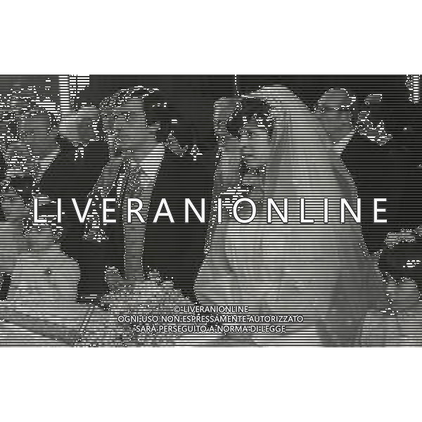 NEG-RETROSPETTIVA MIKE BONGIORNO PRESENTATORE TELEVISIVO NELLA FOTO MIKE BONGIORNO CON DANIELA ZUCCOLI NELL\'ANNO 1977 AD AGRATE BRIANZA AL MATRIMONIO DI MINO REITANO AG ALDO LIVERANI SAS  