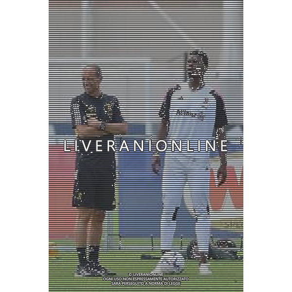 TVMV-Torino 15.07.2023 Continassa © Manuela Viganti/Agenzia Aldo Liverani Allenamento Juventus ritiro estivo 2023/2024 Nella foto: paul pogba e massimiliano allegri ©Viganti/AGENZIA ALDO LIVERANI SAS
