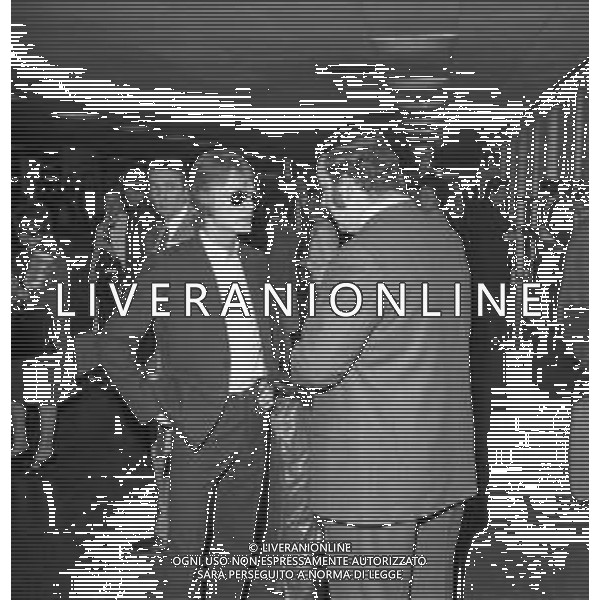 Neg- RETROSPETTIVA CLAUDE FRANCOIS (CLOCLO) CANTANTE FRANCESE NELLA FOTO AL SUO ARRIVO ALL\'AEROPORTO DI LINATE MILANO NELL\'ANNO 1968 AG ALDO LIVERANI SAS