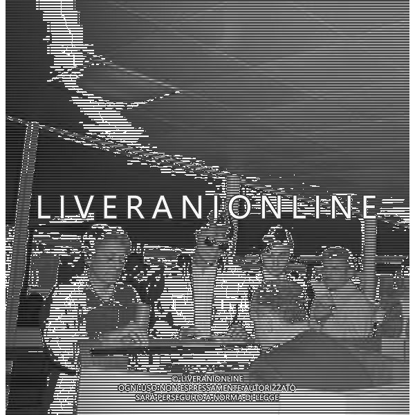 Neg- RETROSPETTIVA CLAUDE FRANCOIS (CLOCLO) CANTANTE FRANCESE NELLA FOTO AL SUO ARRIVO ALL\'AEROPORTO DI LINATE MILANO NELL\'ANNO 1968 AG ALDO LIVERANI SAS