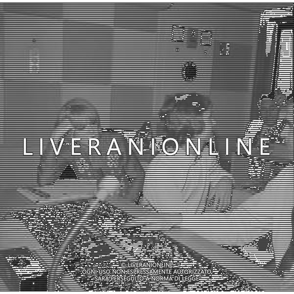 Neg- RETROSPETTIVA CLAUDE FRANCOIS (CLOCLO) CANTANTE FRANCESE NELLA FOTO IN SALA D\'INCISIONE A MILANO NELL\'ANNO 1968 AG ALDO LIVERANI SAS