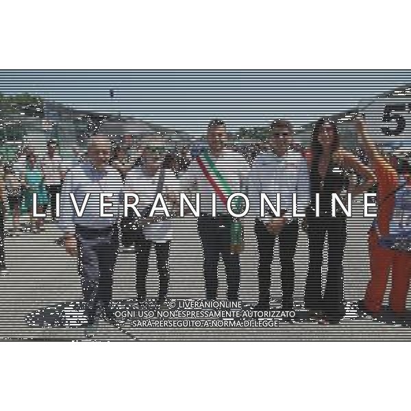 IMOLA 16 07 2023 AUTODROMO ENZO E DINO FERRARI CAMPIONATO DEL MONDO SUPERBIKE GARA 2 VINCITORE TOPRAL RAZGATLIOGLU NELLA FOTO SINDACO MARCO PANIERI CON CANTANTE ALICE MANARA CLAUDIO GALLO GOLINELLI FOTOGIANNI SANNA-AG ALDO LIVERANI SAS