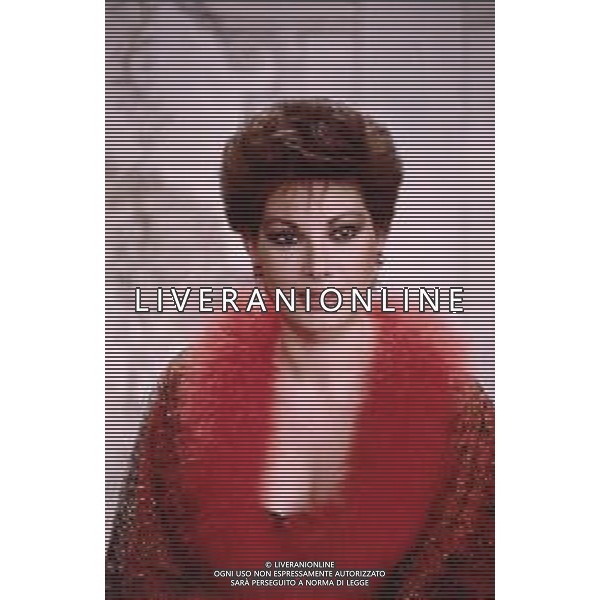DIAP-RETROSPETTIVA EDWIGE FENECH ATTRICE NELLA FOTO EDWIGE FENECH NELL\'ANNO 1985 NELLA TRASMISSIONE TELEVISIVA RISATISSIMA AG ALDO LIVERANI SAS  