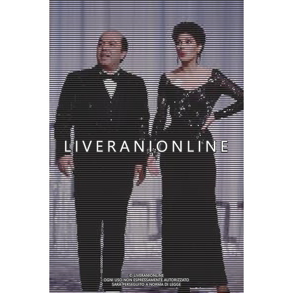 DIAP-RETROSPETTIVA EDWIGE FENECH ATTRICE NELLA FOTO EDWIGE FENECH NELL\'ANNO 1985 NELLA TRASMISSIONE TELEVISIVA RISATISSIMA CON LINO BANFI AG ALDO LIVERANI SAS  