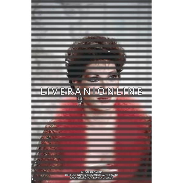 DIAP-RETROSPETTIVA EDWIGE FENECH ATTRICE NELLA FOTO EDWIGE FENECH NELL\'ANNO 1985 NELLA TRASMISSIONE TELEVISIVA RISATISSIMA AG ALDO LIVERANI SAS  
