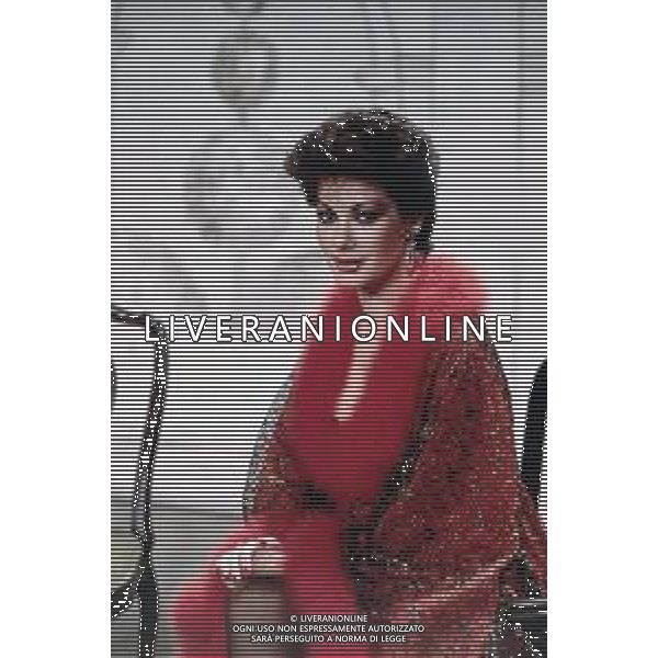 DIAP-RETROSPETTIVA EDWIGE FENECH ATTRICE NELLA FOTO EDWIGE FENECH NELL\'ANNO 1985 NELLA TRASMISSIONE TELEVISIVA RISATISSIMA AG ALDO LIVERANI SAS  