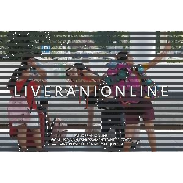 IMOLA 17 07 2023 E!STATE LIBERIî: SONO PARTITI QUESTA MATTINA PER CERIGNOLA I 17 RAGAZZI E RAGAZZE CHE PARTECIPANO AL CAMPO PROMOSSO DA \'LIBERA\' IN UN BENE CONFISCATO ALLE MAFIE PRESENTI SINDACO MARCO PANIERI, SINDACO DI CASALFIUMANESE BEATRICE POLI E ASSESSORE ALLA CULTURA DI IMOLA GIACOMO GAMBI ©SANNA/AGENZIA ALDO LIVERANI SAS