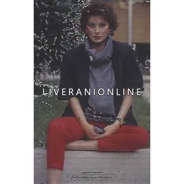 DIAP-RETROSPETTIVA EDWIGE FENECH ATTRICE NELLA FOTO EDWIGE FENECH NELL\'ANNO 1985 AG ALDO LIVERANI SAS