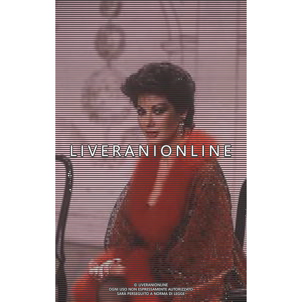 DIAP-RETROSPETTIVA EDWIGE FENECH ATTRICE NELLA FOTO EDWIGE FENECH NELL\'ANNO 1985 NELLA TRASMISSIONE TELEVISIVA RISATISSIMA AG ALDO LIVERANI SAS 