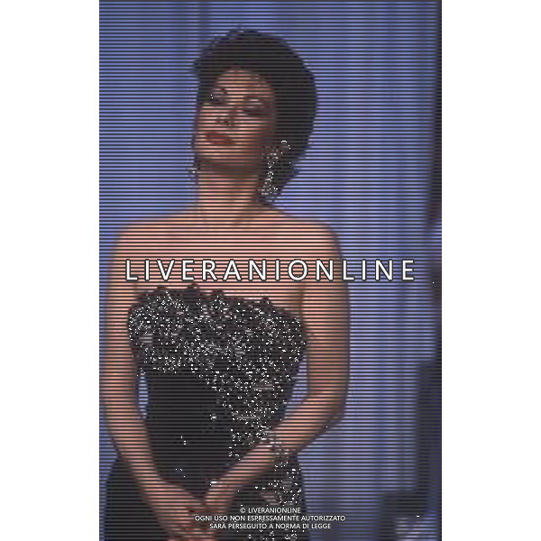 DIAP-RETROSPETTIVA EDWIGE FENECH ATTRICE NELLA FOTO EDWIGE FENECH NELL\'ANNO 1985 NELLA TRASMISSIONE TELEVISIVA RISATISSIMA AG ALDO LIVERANI SAS 