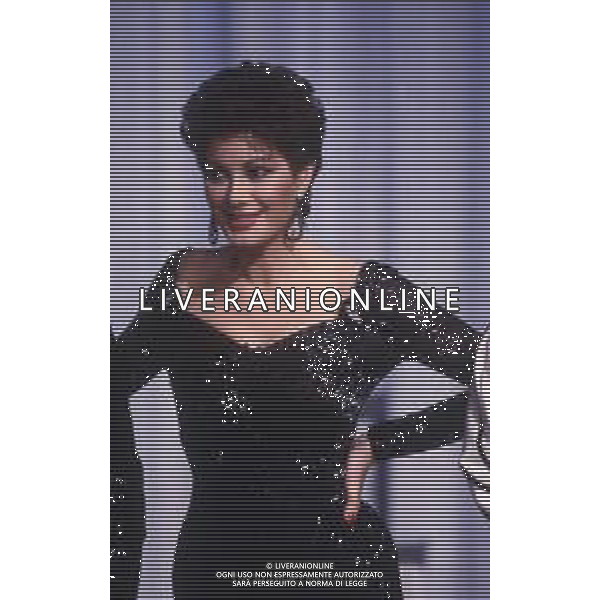 DIAP-RETROSPETTIVA EDWIGE FENECH ATTRICE NELLA FOTO EDWIGE FENECH NELL\'ANNO 1985 NELLA TRASMISSIONE TELEVISIVA RISATISSIMA AG ALDO LIVERANI SAS 