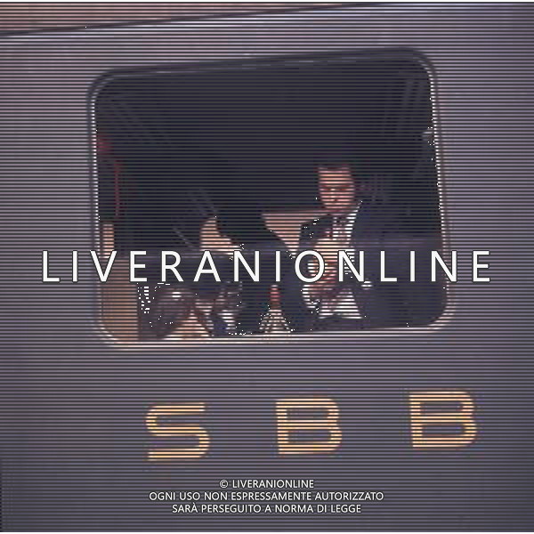 COL-1970 MILANO STAZIONE CENTRALE I PASSEGGERI IN VIAGGIO SUI TRENI AG ALDO LIVERANI SAS