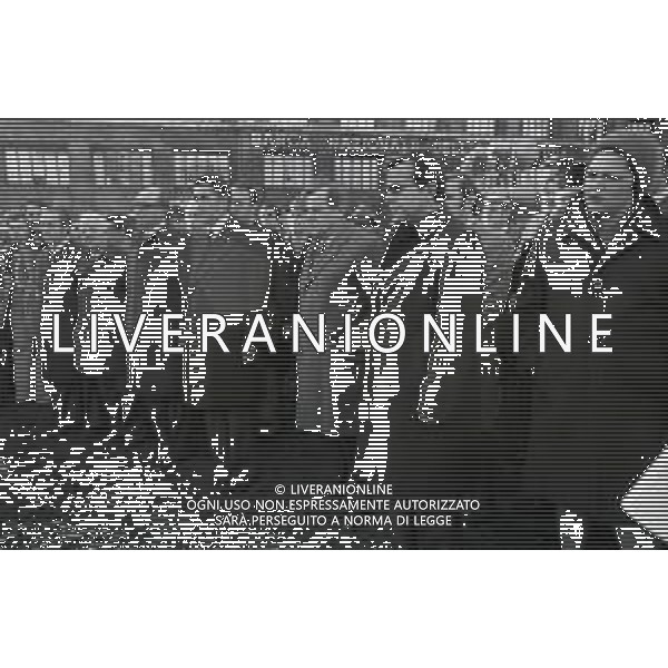 NEG-11-12-1974 MILANO COMMEMORAZIONE DELLA STRAGE DI PIAZZA FONTANA NELLA FOTO IL SINDACO ALDO ANIASI ALLA COMMEMORAZIONE AG ALDO LIVERANI SAS