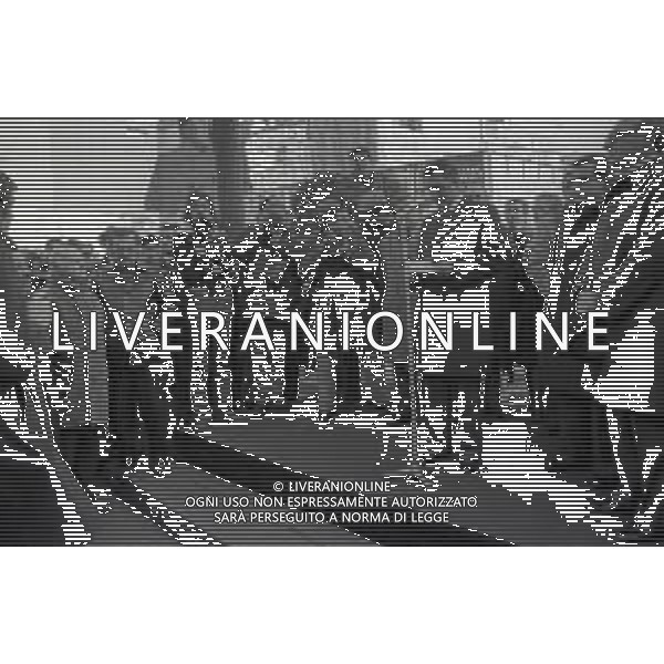 NEG-11-12-1974 MILANO COMMEMORAZIONE DELLA STRAGE DI PIAZZA FONTANA NELLA FOTO IL SINDACO ALDO ANIASI ALLA COMMEMORAZIONE AG ALDO LIVERANI SAS