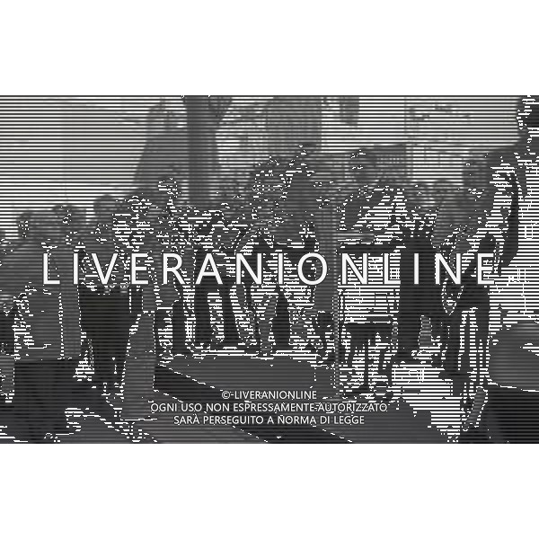 NEG-11-12-1974 MILANO COMMEMORAZIONE DELLA STRAGE DI PIAZZA FONTANA NELLA FOTO IL SINDACO ALDO ANIASI ALLA COMMEMORAZIONE AG ALDO LIVERANI SAS