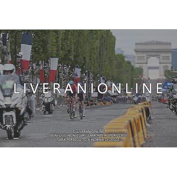 23-07-2023 Tour De France; Tappa 21 Saint Quentin En Yvelines - Paris; 2023, Lotto - Dstny; 2023, Israel - Premier Tech; Frison, Frederik; Clarke, Simon; Paris; ©SIROTTI/AGENZIA ALDO LIVERANI SAS