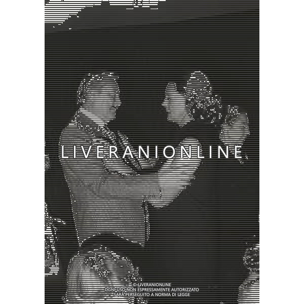 NEG-RETROSPETTIVA RENATA REBALDI CANTANTE LIRICA NELLA FOTO RENATA TEBALDI A SIRMIONE AL RADUNO LIRICO NELL\'ANNO 1981 CON MARIO DEL MONACO AG ALDO LIVERANI SAS 