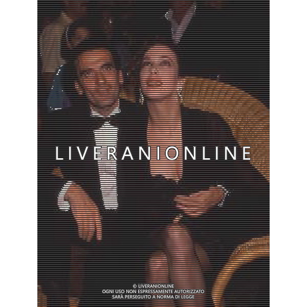 DIAP-RETROSPETTIVA MASSIMO TROISI ATTORE NELLA FOTO MASSIMO TROISI E CLARISSA BURT A VENEZIA NELL\'ANNO 1989 AG ALDO LIVERANI SAS