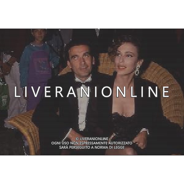 DIAP-RETROSPETTIVA MASSIMO TROISI ATTORE NELLA FOTO MASSIMO TROISI E CLARISSA BURT A VENEZIA NELL\'ANNO 1989 AG ALDO LIVERANI SAS