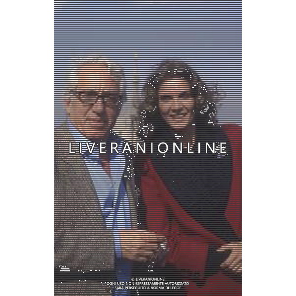 DIAP-RETROSPETTIVA FLORINDA BOLKAN ATTRICE NELLA FOTO FLORINDA BOLKAN CON IL REGISTA GIUSEPPE PATRONI GRIFFI A MILANO TERRAZZA MARTINI NELL\'ANNO 1986 AG ALDO LIVERANI SAS