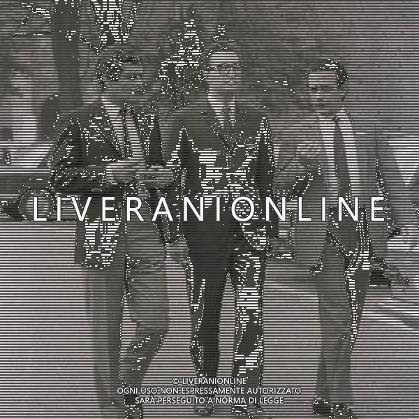 NEG-RETROSPETTIVA OMAR SHARIF ATTORE E GIOCATORE DI BRIDGE NELLA FOTO OMAR SHARIF A MILANO PER UN TORNEO DI CARTE AL CASTELLO SFORZESCO NELL\'ANNO 1968 AG ALDO LIVERANI SAS