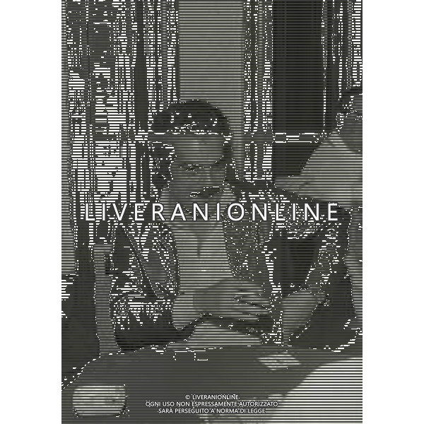 NEG-RETROSPETTIVA OMAR SHARIF ATTORE E GIOCATORE DI BRIDGE NELLA FOTO OMAR SHARIF A VENEZIA NELL\'ANNO 1972 AG ALDO LIVERANI SAS 