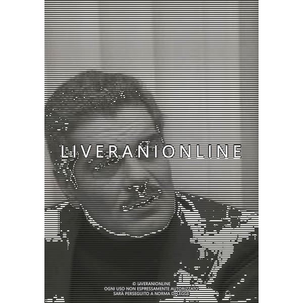 NEG-RETROSPETTIVA OMAR SHARIF ATTORE E GIOCATORE DI BRIDGE NELLA FOTO OMAR SHARIF A MILANO NELL\'ANNO 1973 AG ALDO LIVERANI SAS 