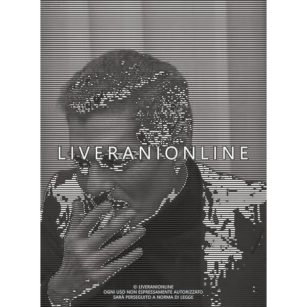 NEG-RETROSPETTIVA OMAR SHARIF ATTORE E GIOCATORE DI BRIDGE NELLA FOTO OMAR SHARIF A MILANO NELL\'ANNO 1973 AG ALDO LIVERANI SAS 