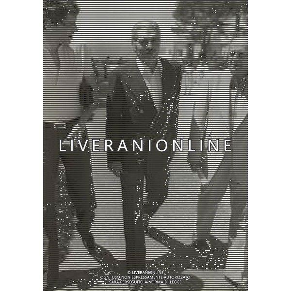 NEG-RETROSPETTIVA OMAR SHARIF ATTORE E GIOCATORE DI BRIDGE NELLA FOTO OMAR SHARIF A CANNES NELL\'ANNO 1979 AG ALDO LIVERANI SAS  