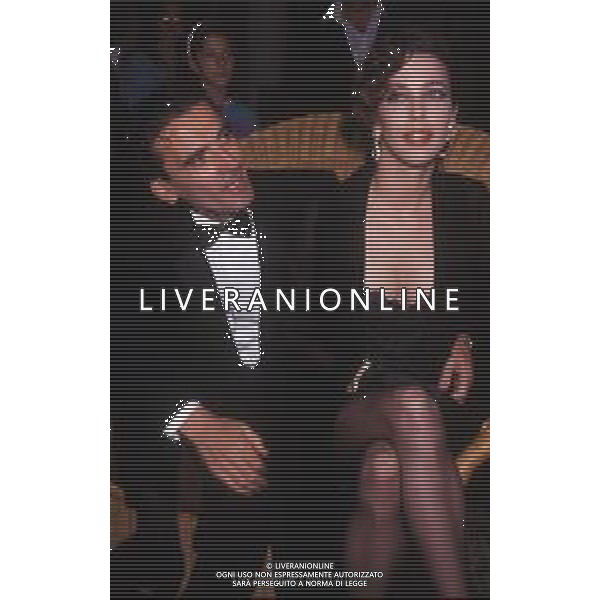 DIAP-RETROSPETTIVA MASSIMO TROISI ATTORE NELLA FOTO MASSIMO TROSI E CLARISSA BURT A VENEZIA NELL\'ANNO 1989 AG ALDO LIVERANI SAS