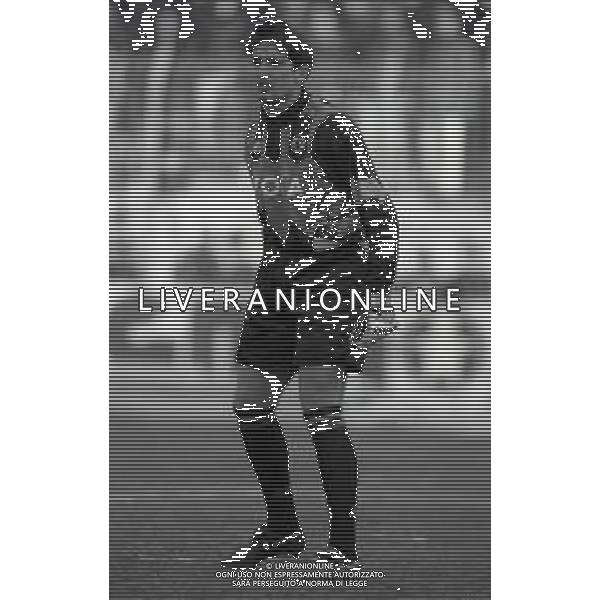 RETROSPETTIVA GIUSEPPE GATTA CALCIATORE NELLA FOTO GIUSEPPE GATTA CON LA MAGLIA DEL LECCE CALCIO NELL\'ANNO 1992-1993 AG ALDO LIVERANI SAS