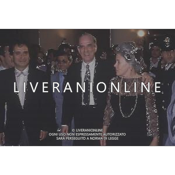 DIAP-RETROSPETTIVA INGMAR BERGMAN REGISTA NELLA FOTO INGMAR BERGMAN A VENEZIA NELL\'ANNO 1983 CON LA MOGLIE INGRID VON ROSEN AG ALDO LIVERANI SAS
