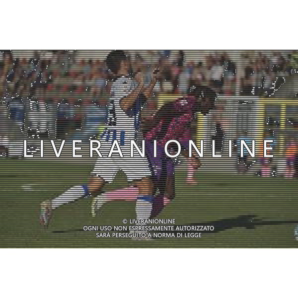 TVRG Reggiana vs Pescara nella foto Filippo Pellacani (Pescara) atterra Muhamed Varela Djamanca (Reggiana) in area e l\'arbitro Davide Di Marco di Ciampino (Roma) assegna il rigore alla Reggiana Fiorenzuola d\'Arda (PC) 06-08-2023 Velodromo Attilio Pavesi Coppa Italia Frecciarossa - turno preliminare foto Roberto Garavaglia/ag. Aldo Liverani sas