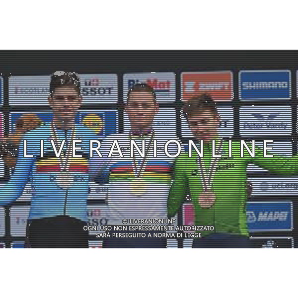 06-08-2023 World Championships Elite; 2023, Alpecin - Deceuninck; 2023, Jumbo - Visma; 2023, Uae Emirates; Van Der Poel, Mathieu; Van Aert, Wout; Pogacar, Tadej; Glasgow; ©SIROTTI/AGENZIA ALDO LIVERANI SAS