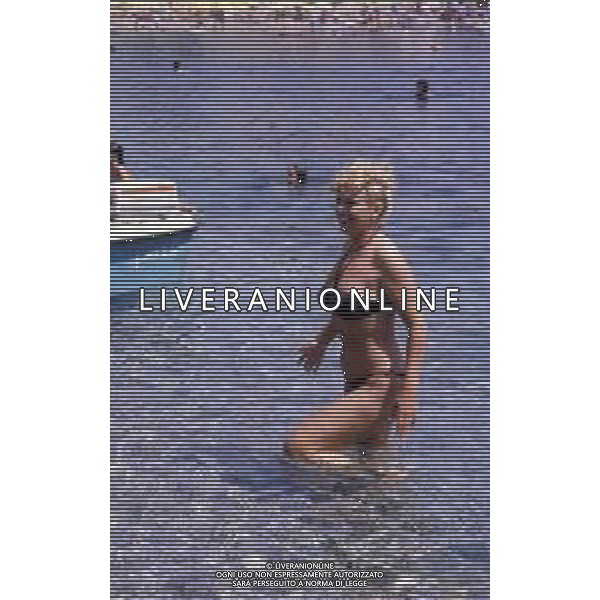 RETROSPETTIVA SANDRO MILO ATTRICE NELLA FOTO SANDRA MILO A TAORMINA NELL\'ANNO 1981 AG ALDO LIVERANI SAS 