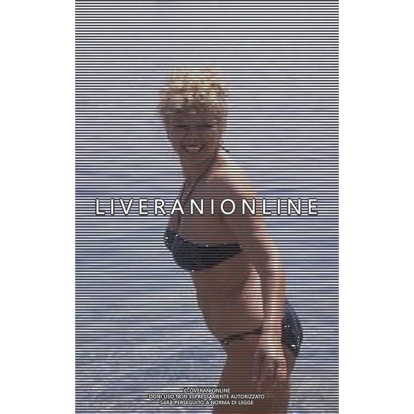 RETROSPETTIVA SANDRO MILO ATTRICE NELLA FOTO SANDRA MILO A TAORMINA NELL\'ANNO 1981 AG ALDO LIVERANI SAS 