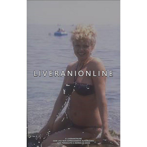 RETROSPETTIVA SANDRO MILO ATTRICE NELLA FOTO SANDRA MILO A TAORMINA NELL\'ANNO 1981 AG ALDO LIVERANI SAS 