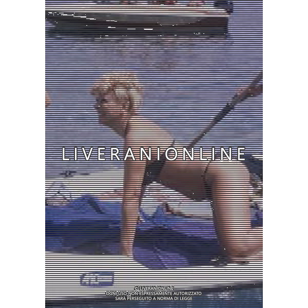 RETROSPETTIVA SANDRO MILO ATTRICE NELLA FOTO SANDRA MILO A TAORMINA NELL\'ANNO 1981 AG ALDO LIVERANI SAS 
