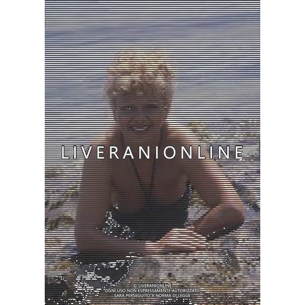 RETROSPETTIVA SANDRO MILO ATTRICE NELLA FOTO SANDRA MILO A TAORMINA NELL\'ANNO 1981 AG ALDO LIVERANI SAS 