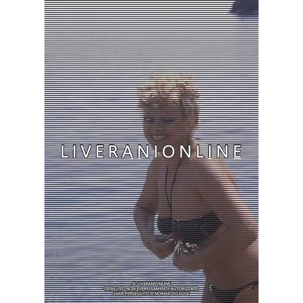RETROSPETTIVA SANDRO MILO ATTRICE NELLA FOTO SANDRA MILO A TAORMINA NELL\'ANNO 1981 AG ALDO LIVERANI SAS 